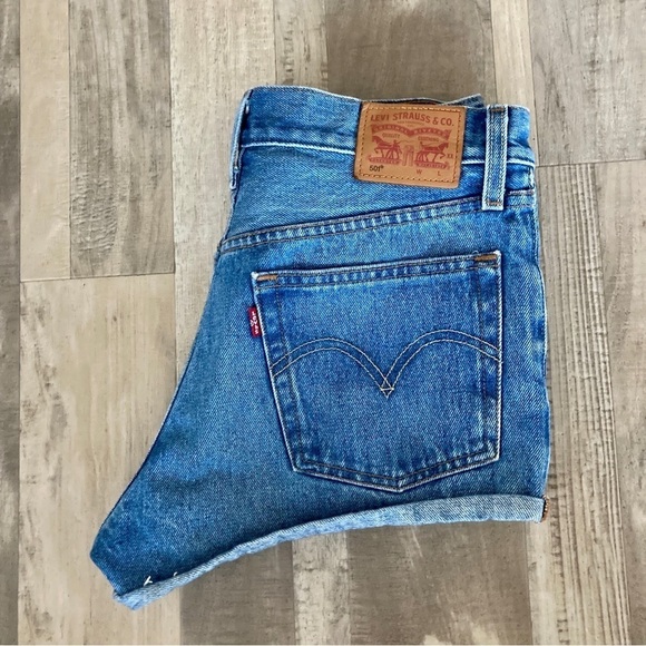 Levi’s 501 Button Fly Roll Cuff Jean Shorts Size 26 - Picture 2 of 10